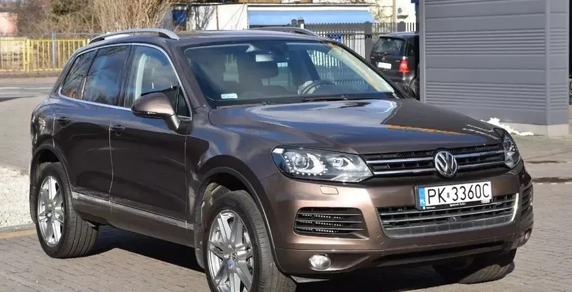 volkswagen Volkswagen Touareg cena 61700 przebieg: 223000, rok produkcji 2010 z Darłowo